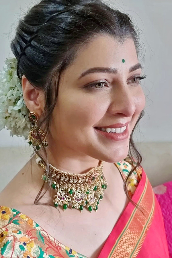 Adipurush_20Tejaswini_20Pandit_20Latest_20Photos_6.jpg 7