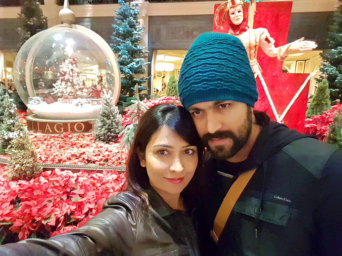 KGF-Hero-Yash-_20Family-Photos-21.jpg 21