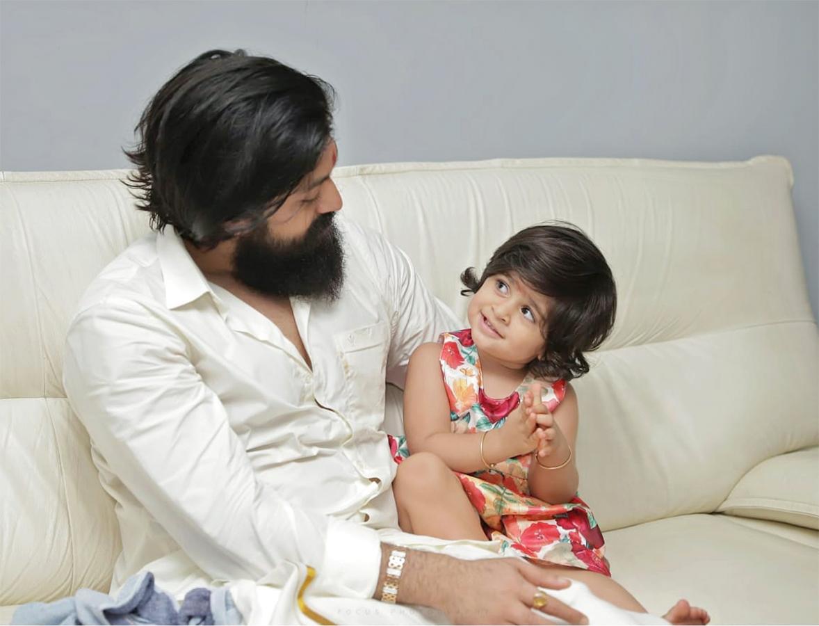 KGF-Hero-Yash-_20Family-Photos-30.jpg 30