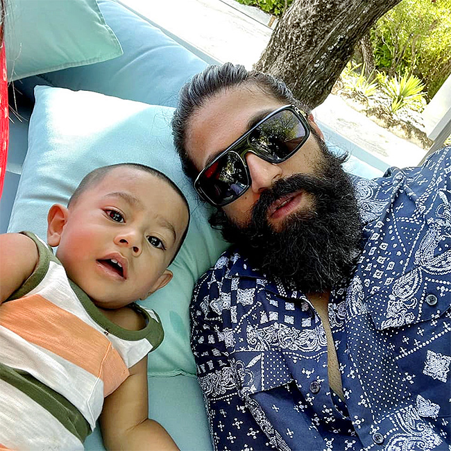 KGF-Hero-Yash-_20Family-Photos-34.jpg 34