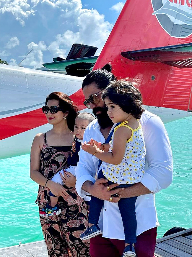 KGF-Hero-Yash-_20Family-Photos-35.jpg 35