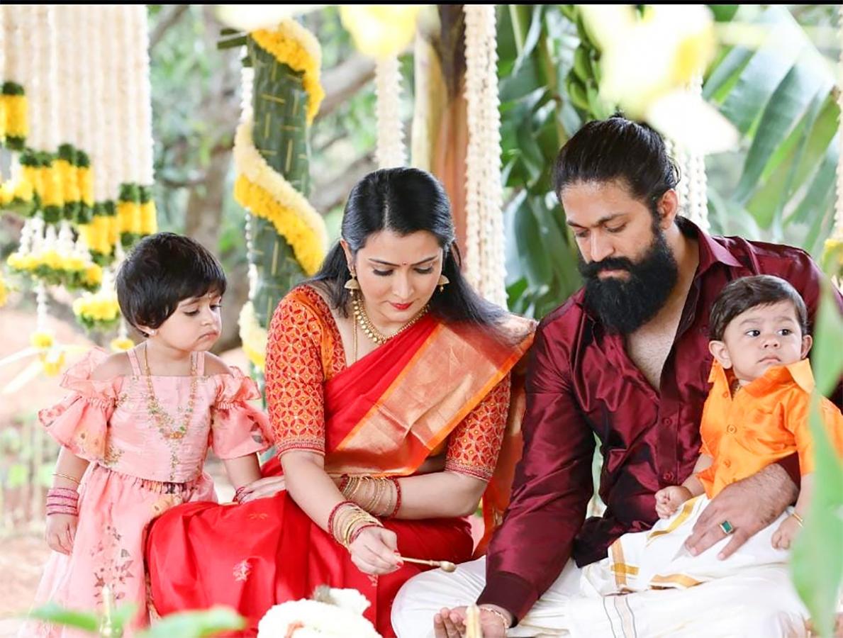 KGF-Hero-Yash-_20Family-Photos-36.jpg 36