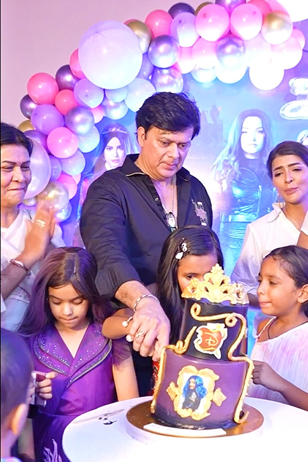 Lakshmi_20Manchu_20Daughter_20Birthday_20celebration_20Photos_9.jpg 2