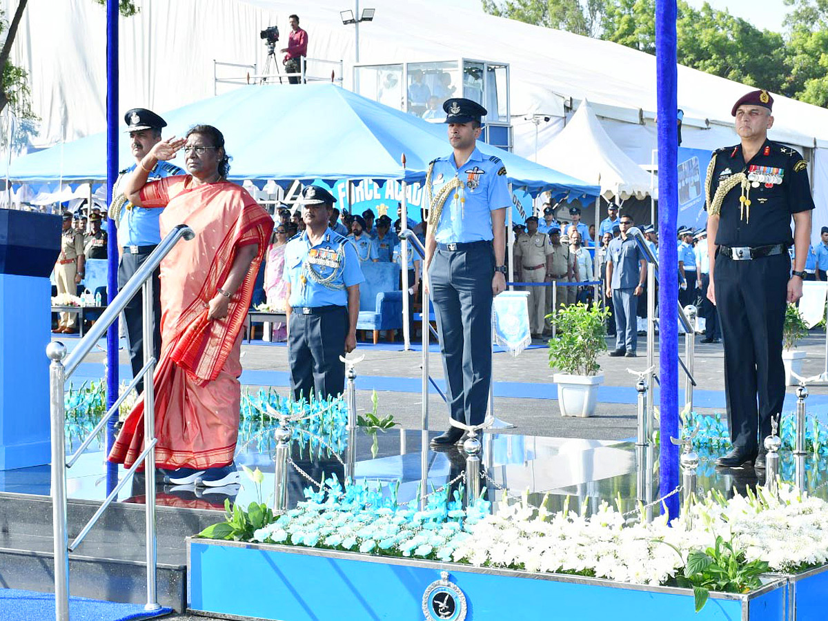 President_20Droupadi_20Murmu_20Reviews_20Combined_20Graduation_20Parade_20At_20Air_20Force_20Academy_20Photos_1.jpg 2