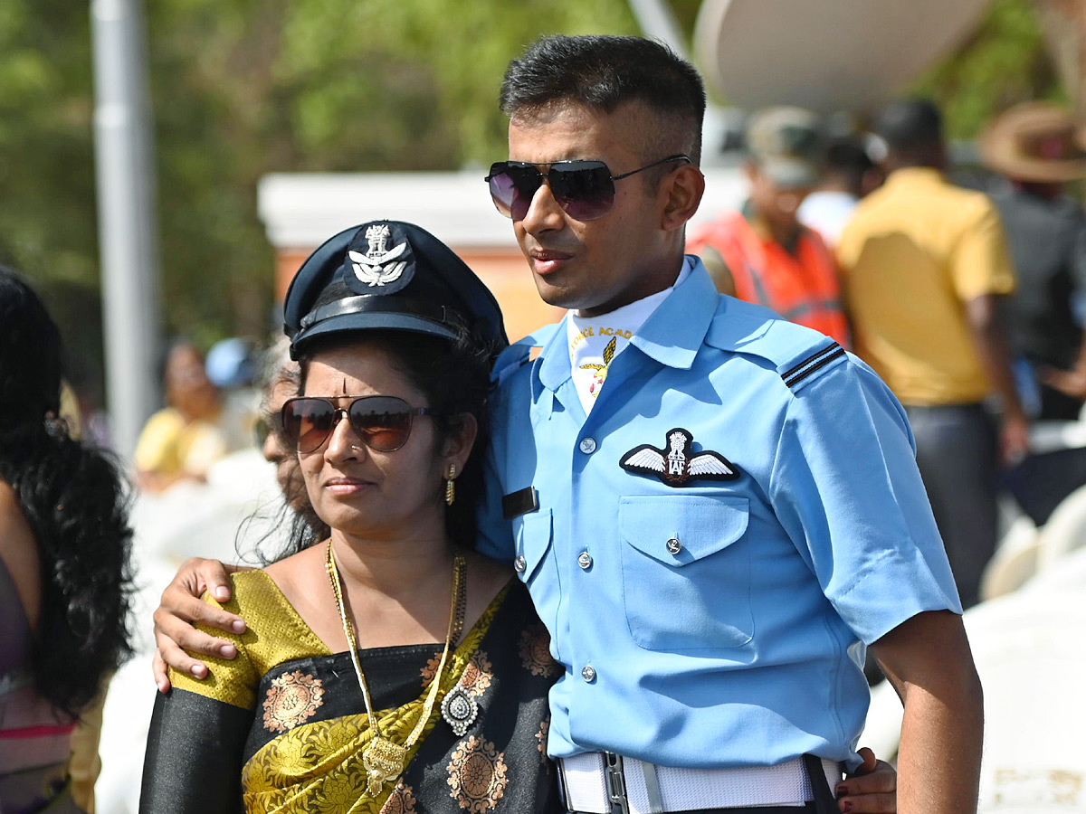 President_20Droupadi_20Murmu_20Reviews_20Combined_20Graduation_20Parade_20At_20Air_20Force_20Academy_20Photos_16.jpg 17