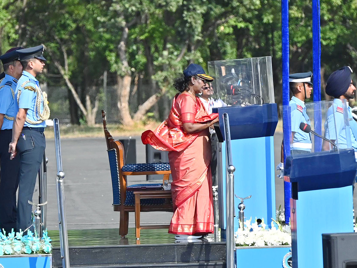 President_20Droupadi_20Murmu_20Reviews_20Combined_20Graduation_20Parade_20At_20Air_20Force_20Academy_20Photos_20.jpg 21