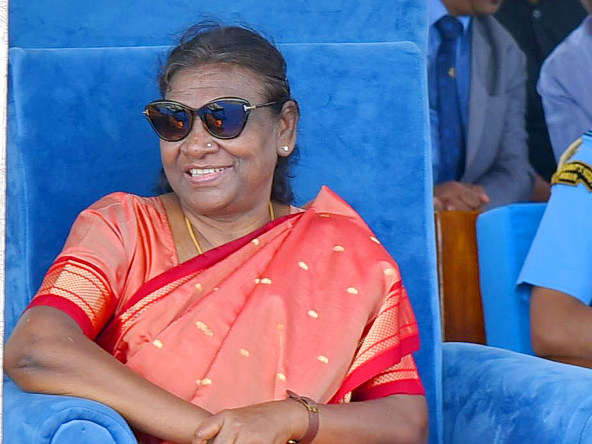 President_20Droupadi_20Murmu_20Reviews_20Combined_20Graduation_20Parade_20At_20Air_20Force_20Academy_20Photos_24.jpg 25