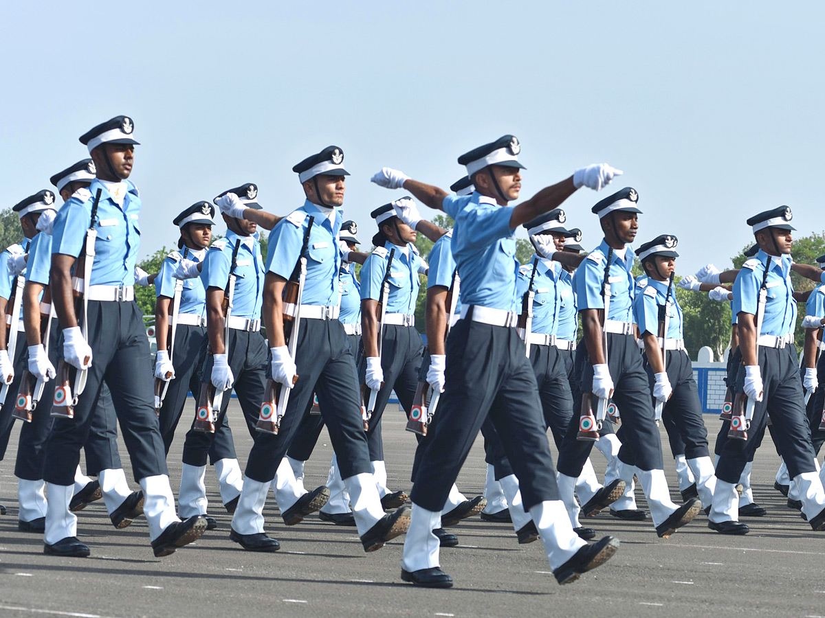 President_20Droupadi_20Murmu_20Reviews_20Combined_20Graduation_20Parade_20At_20Air_20Force_20Academy_20Photos_35.jpg 36