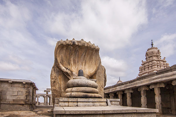 3._20Veerabhadra_20Temple_2C_20Lepakshi.jpg 4