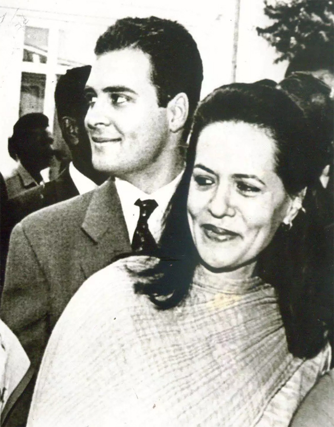 Congress-Leader-Rahul-_20Gandhi-53rd-birthday-_20Rare-Photos-Viral-12.jpg 12