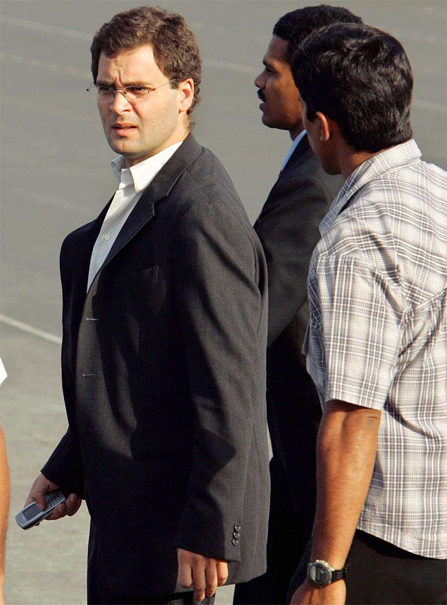 Congress-Leader-Rahul-_20Gandhi-53rd-birthday-_20Rare-Photos-Viral-18.jpg 18