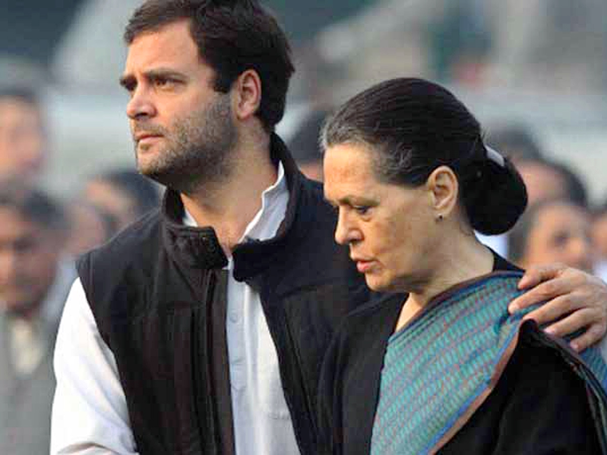 Congress-Leader-Rahul-_20Gandhi-53rd-birthday-_20Rare-Photos-Viral-23.jpg 22