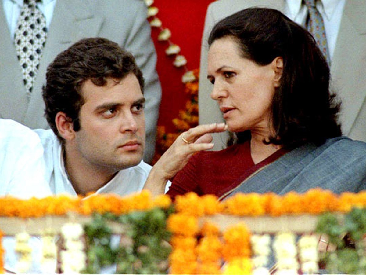 Congress-Leader-Rahul-_20Gandhi-53rd-birthday-_20Rare-Photos-Viral-26.jpg 25
