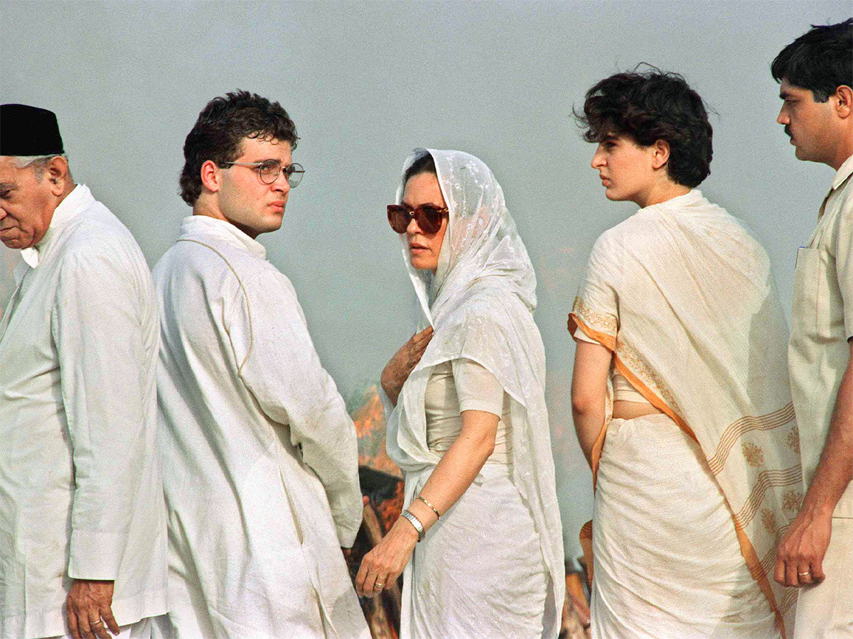 Congress-Leader-Rahul-_20Gandhi-53rd-birthday-_20Rare-Photos-Viral-27.jpg 26