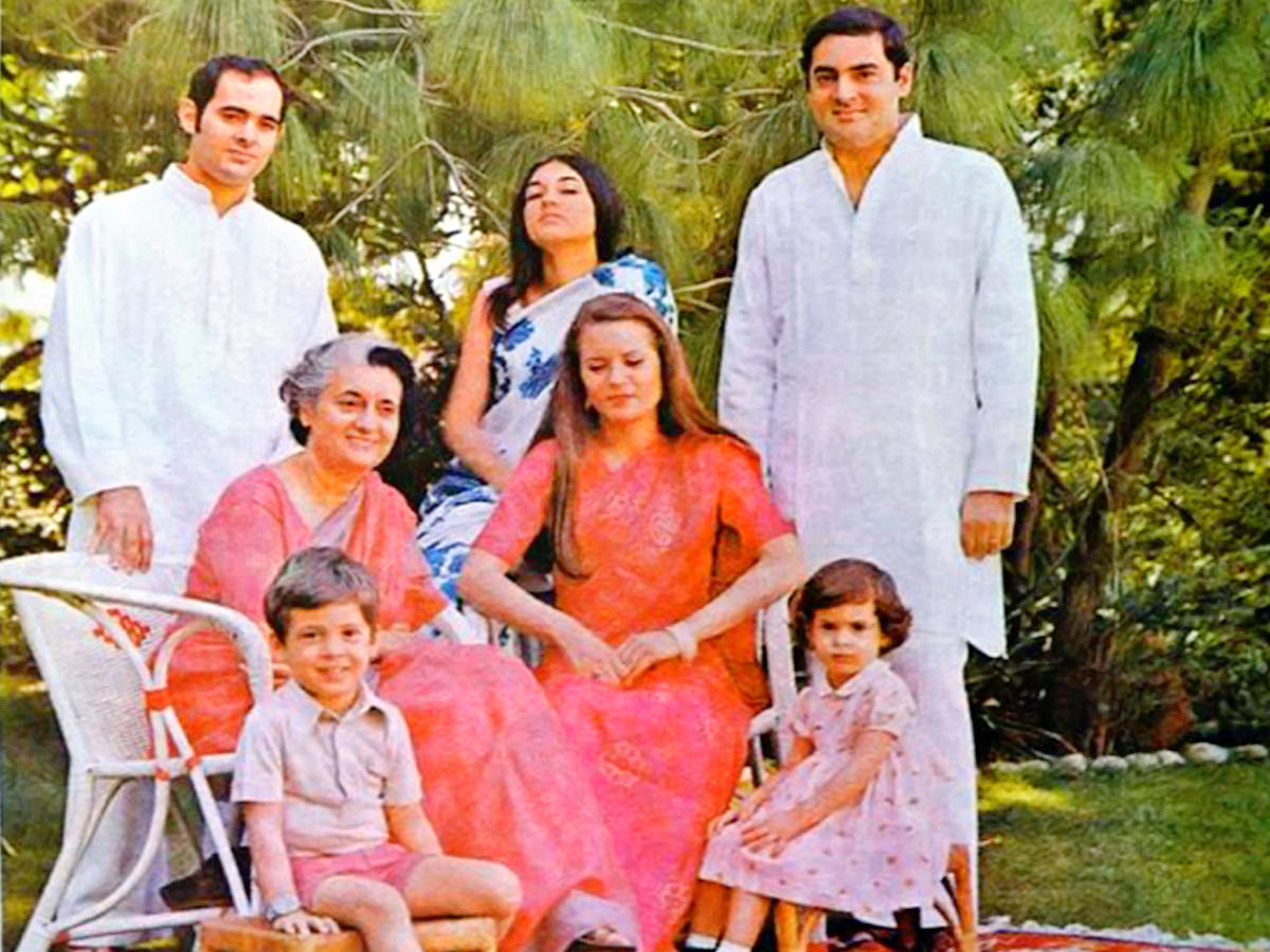 Congress-Leader-Rahul-_20Gandhi-53rd-birthday-_20Rare-Photos-Viral-7.jpg 7