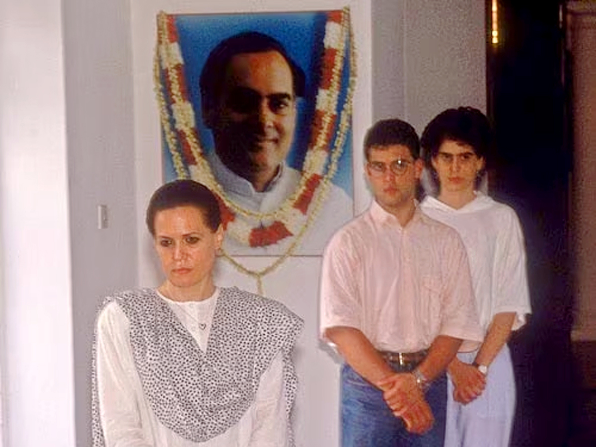 Congress-Leader-Rahul-_20Gandhi-53rd-birthday-_20Rare-Photos-Viral-9.jpg 9