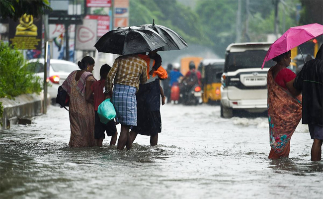 Heavy_20Rains_20Lash_20Tamil_20Nadu_20Schools_20Shut_20In_206_20Districts.jpg