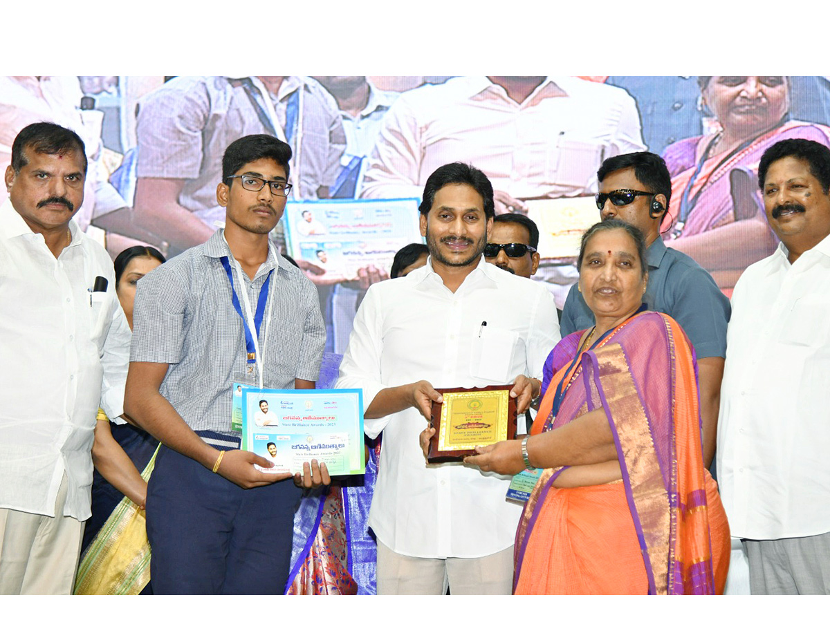 AKULA_20PREM_20SAI_2C_20KRISHNA_20DISTRICT.jpg 3