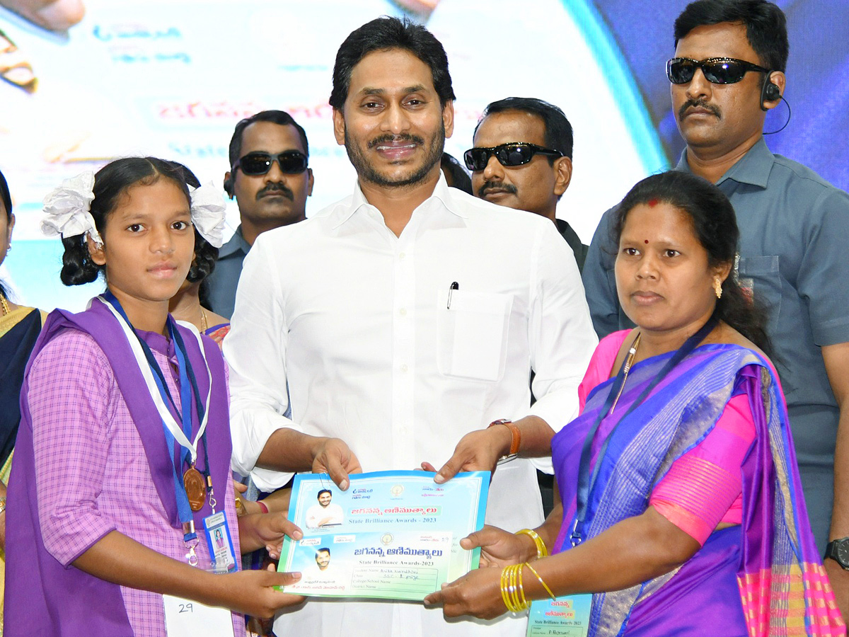 ARIKA_20NANDHINI_2C_20PARVATHIPURAM_20MANYAM_20DISTRICT.jpg 6
