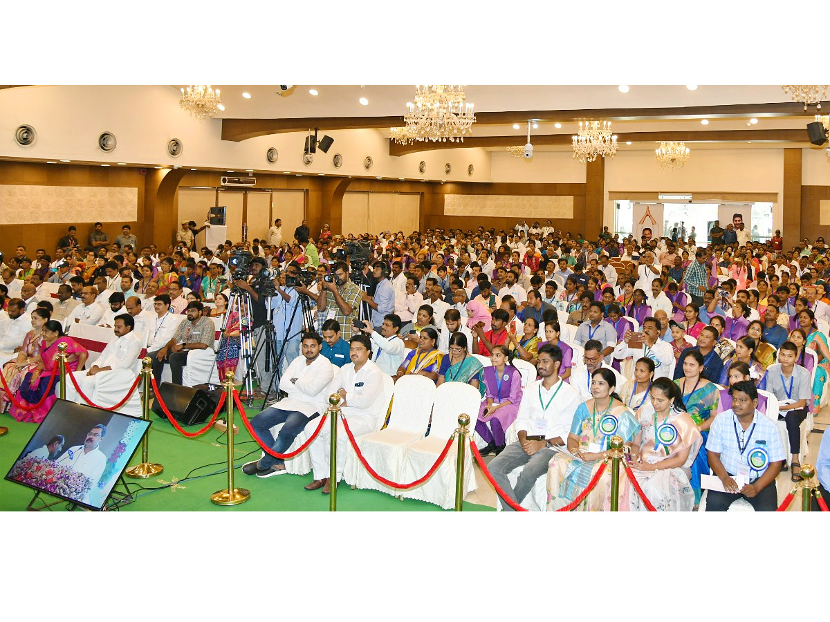 CM_20YS_20Jagan_20at_20Jagananna_20Animutyalu_20Program_20in_20Vijayawada_20Photos_1.jpg 2