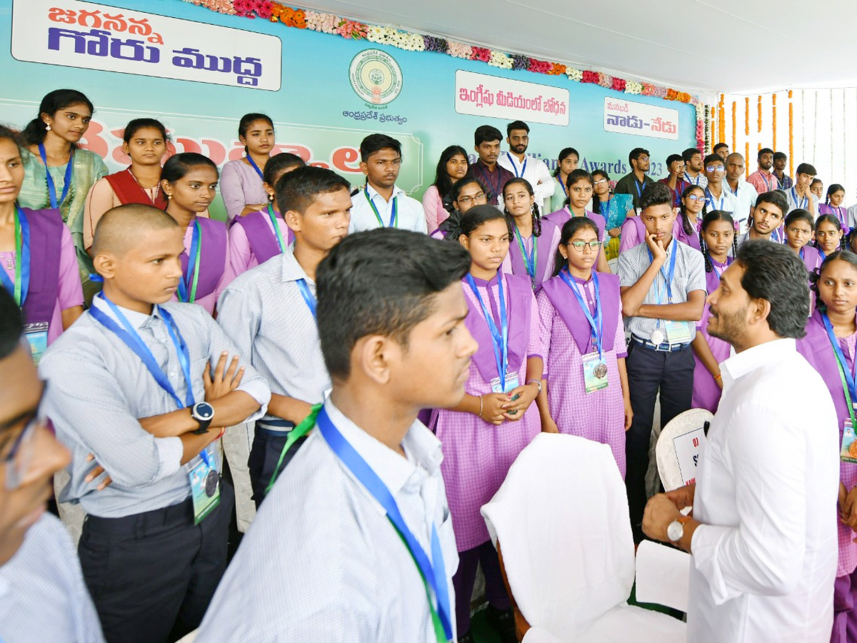 CM_20YS_20Jagan_20at_20Jagananna_20Animutyalu_20Program_20in_20Vijayawada_20Photos_10.jpg 10