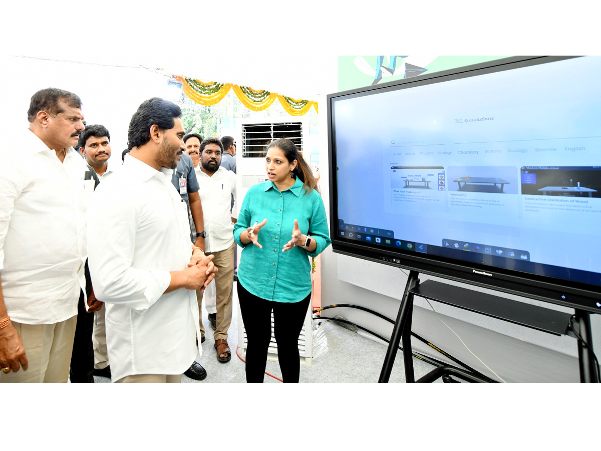 CM_20YS_20Jagan_20at_20Jagananna_20Animutyalu_20Program_20in_20Vijayawada_20Photos_13.jpg 13