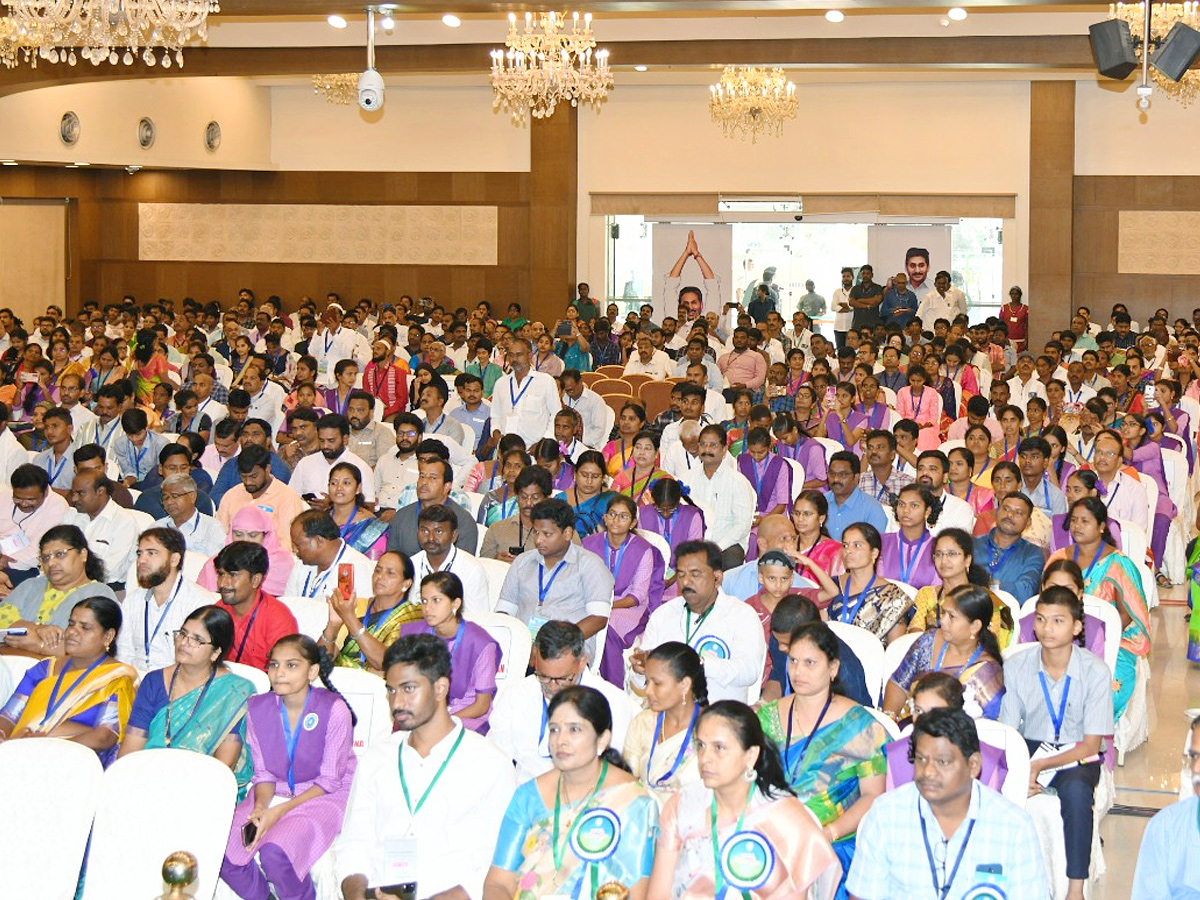 CM_20YS_20Jagan_20at_20Jagananna_20Animutyalu_20Program_20in_20Vijayawada_20Photos_2.jpg 3