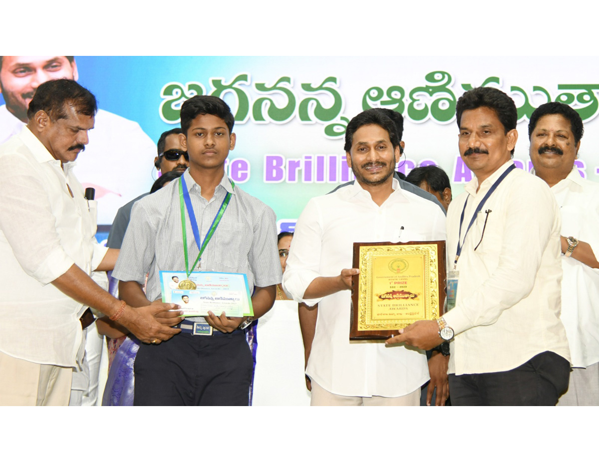 MITTU_20MAHAPATRO_2C_20SRIKAKULAM_20DISTRICT.jpg 22