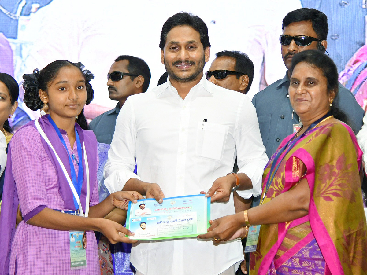 MOGULURI_20INDIRA_2C_20PRAKASHAM_20DISTRICT.jpg 23