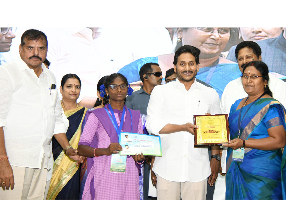 NAMMI_20BHARATHI_2C_20VISHAKAPATNAM_20DISTRICT.jpg 25