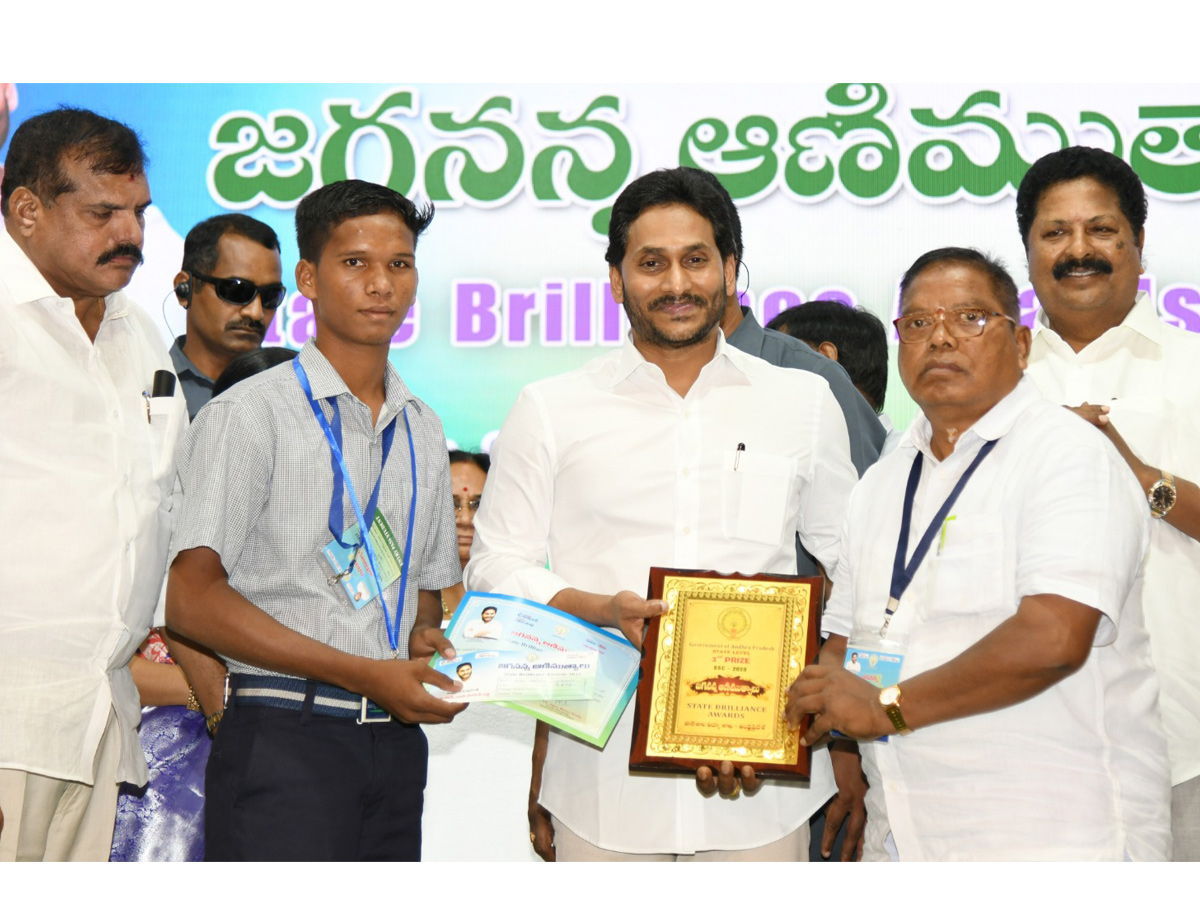 PALAKA_20GURUNADH_2C_20PARVATHIPURAM_20MANYAM_20DISTRICT.jpg 26