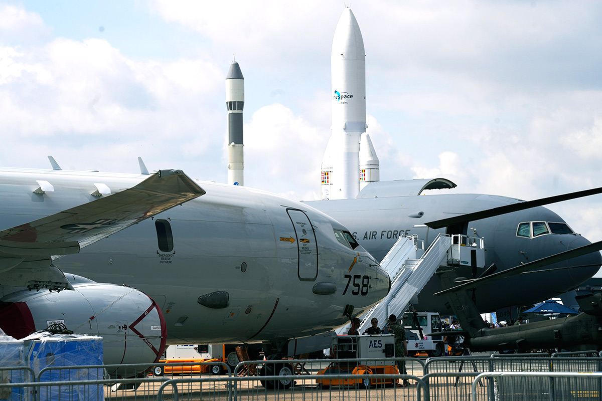 Photo-gallery-of-world-largest-paris-air-show-19.jpg 19