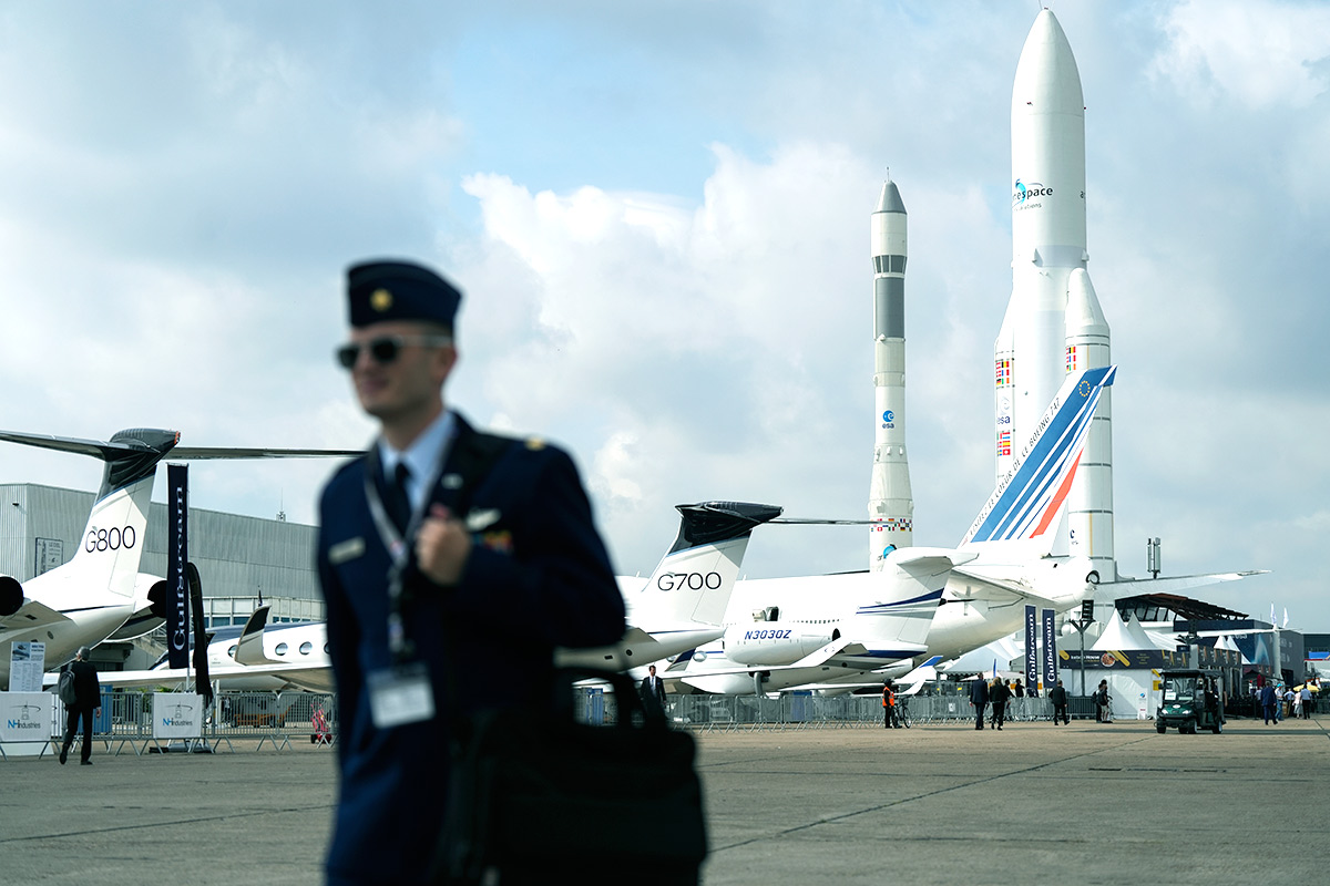 Photo-gallery-of-world-largest-paris-air-show-30.jpg 30
