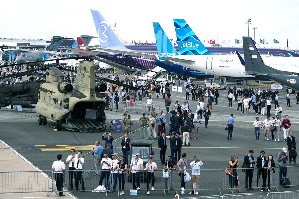 Photo-gallery-of-world-largest-paris-air-show-4.jpg 4