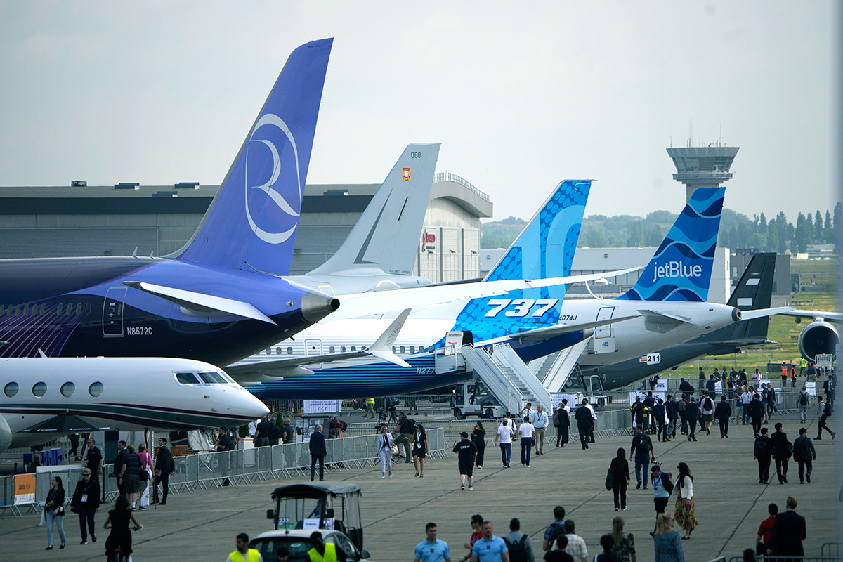 Photo-gallery-of-world-largest-paris-air-show-8.jpg 8