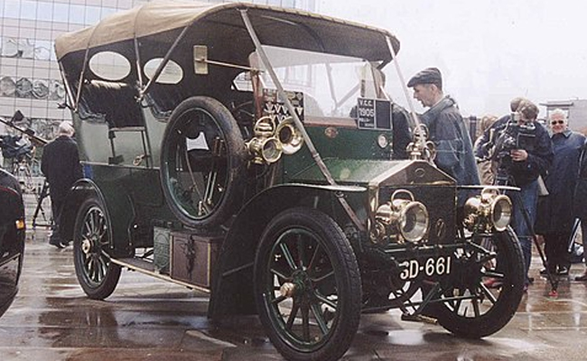 Rolls-Royce_2015_20hp_1905_E2_80_9305.jpg 3