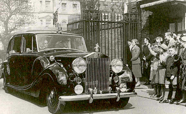 Rolls-Royce_20Phantom_20IV_1950_E2_80_9356.jpg 17