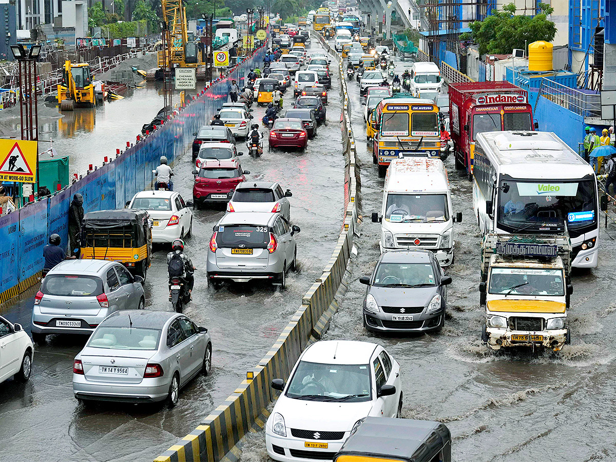 Tamil-Nadu-rains-Heavy-rains-lash-Chennai-its-suburbs-Photos-1.jpg 1