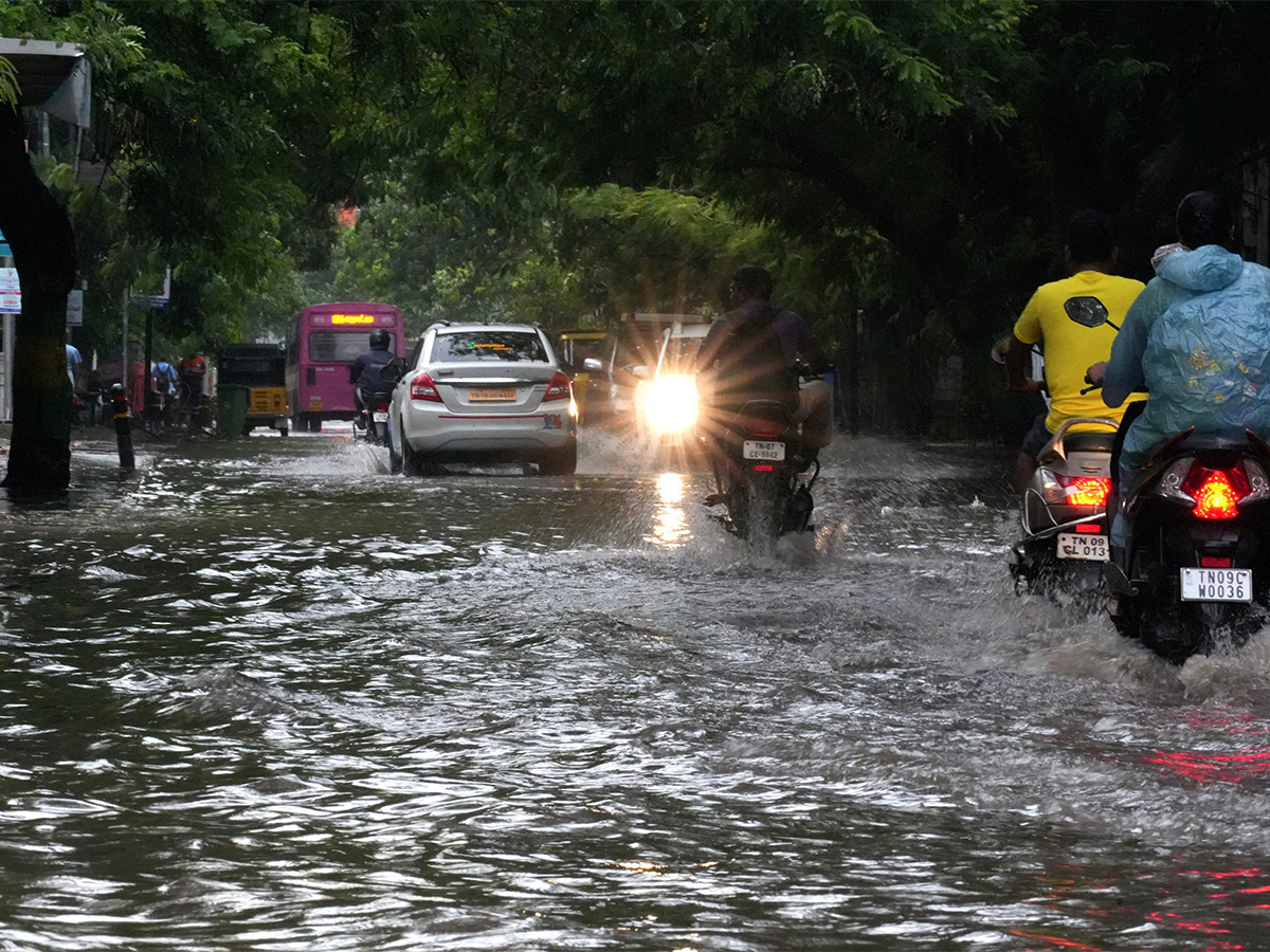 Tamil-Nadu-rains-Heavy-rains-lash-Chennai-its-suburbs-Photos-11.jpg 11