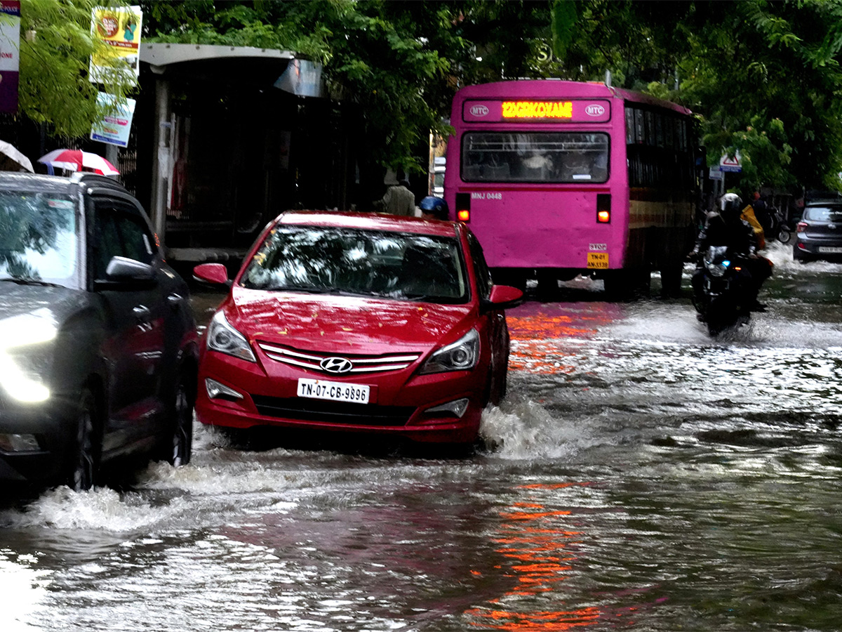 Tamil-Nadu-rains-Heavy-rains-lash-Chennai-its-suburbs-Photos-12.jpg 12