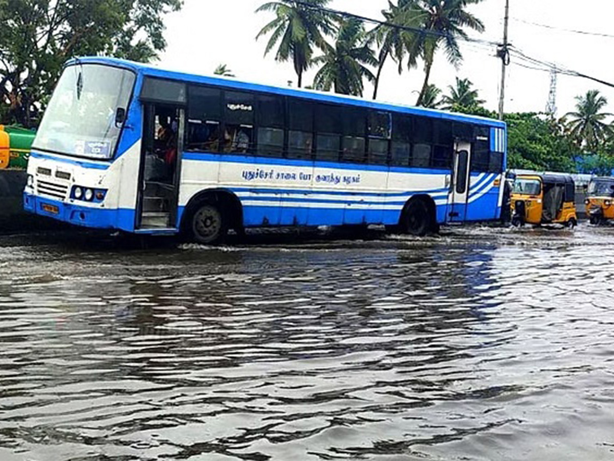 Tamil-Nadu-rains-Heavy-rains-lash-Chennai-its-suburbs-Photos-23.jpg 21