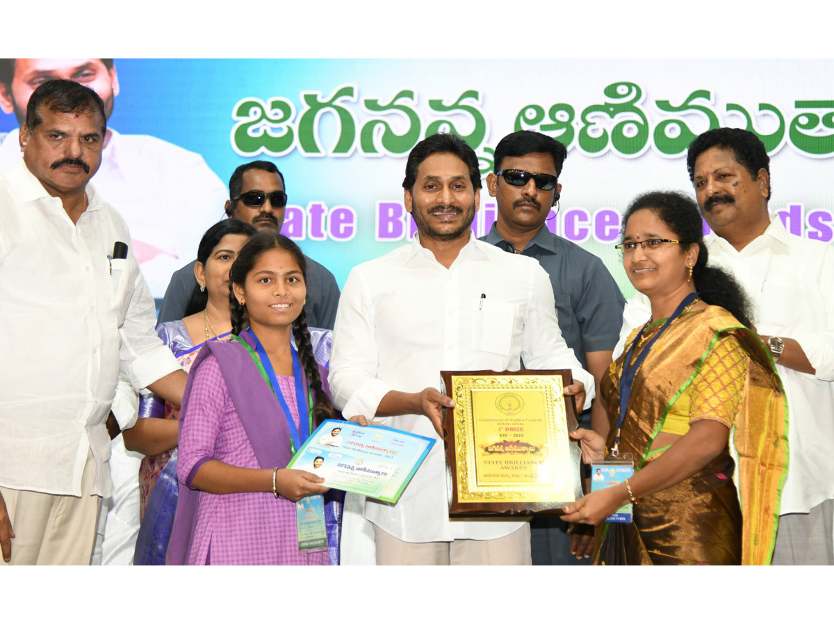URLANA_20JAHNAVI_2C_20SRIKAKULAM_20DISTRICT.jpg 40