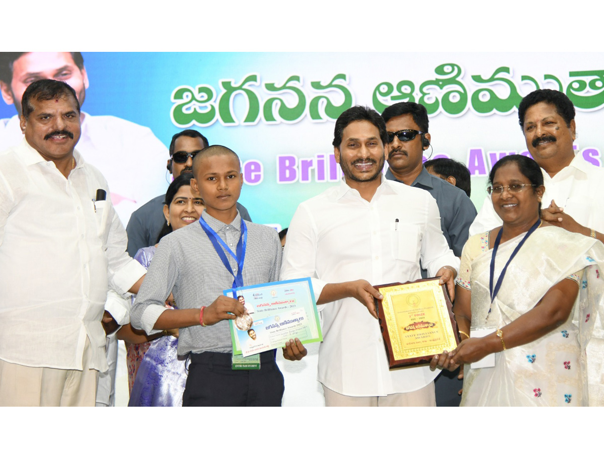 VADITHEDURGA_20PRASAD_20NAIK_2C_20NANDYAL_20DISTRICT.jpg 41