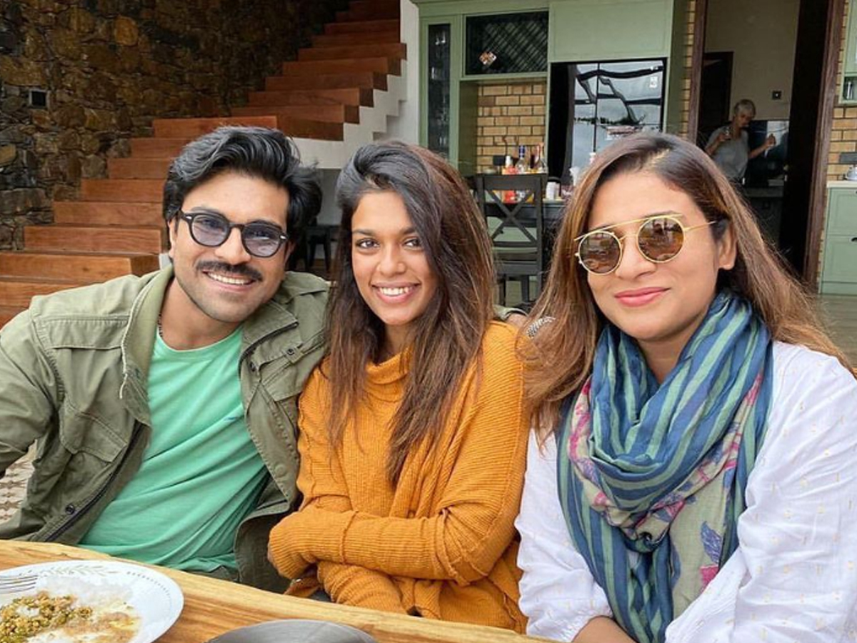 ramcharan-sreeja-sushmitha.jpg 18