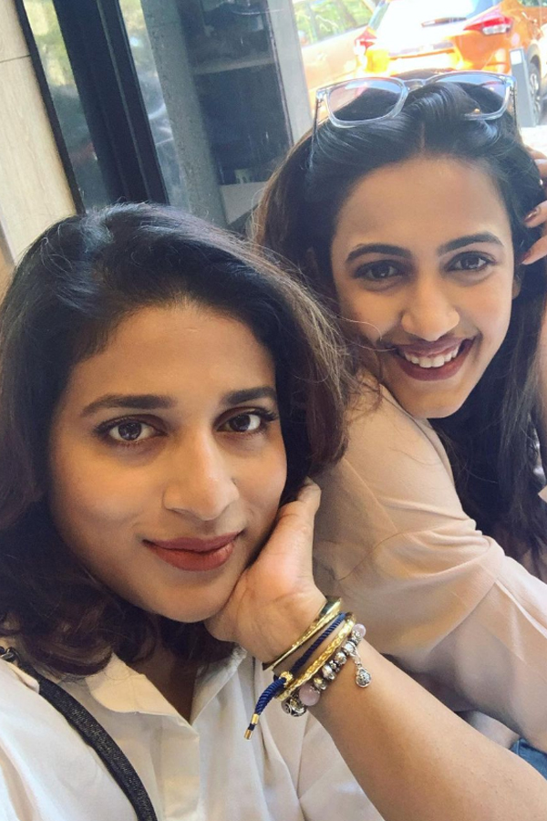 sushmitha-niharika.jpg 15
