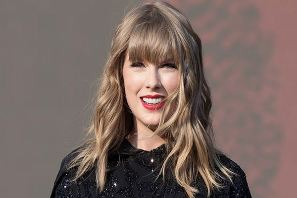 14.Taylor_20Swift.jpg 15