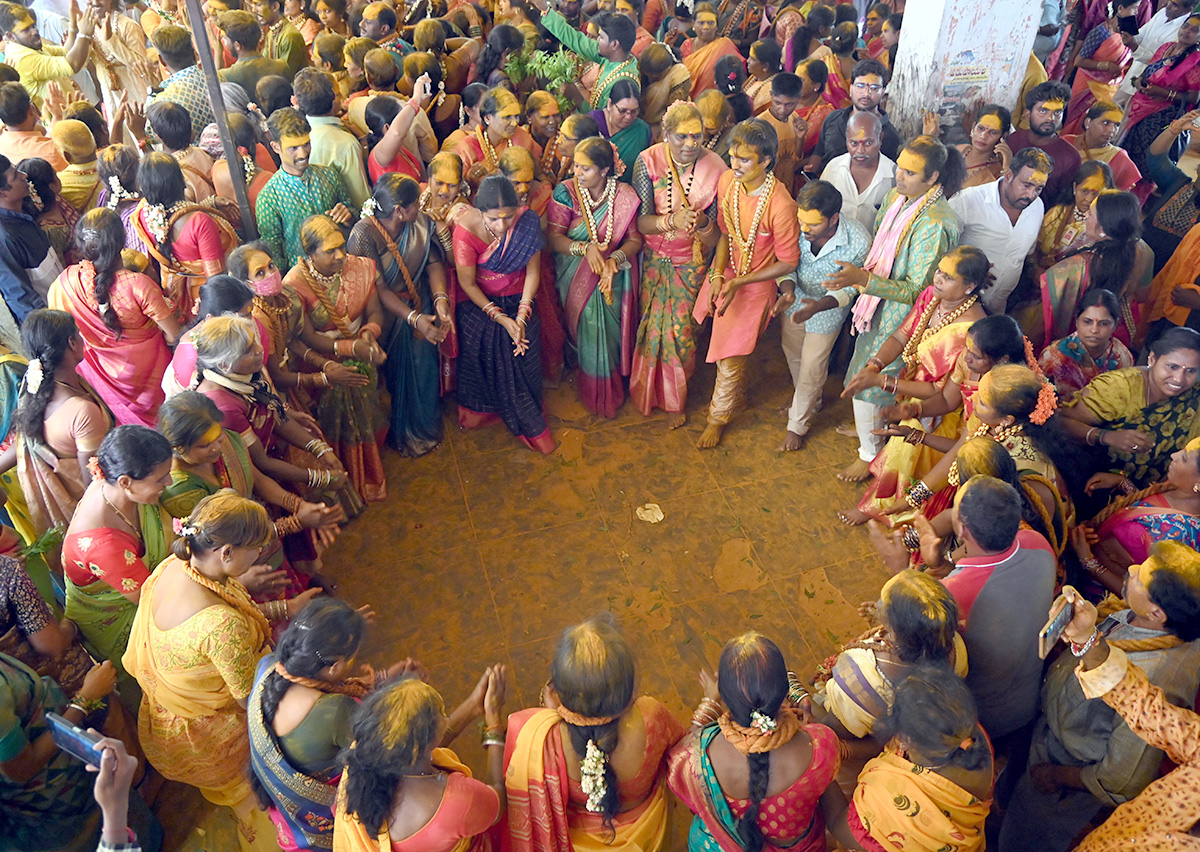 Balkampet-Yellamma-Kalyanotsavam-Hyderabad-_2010.jpg 10