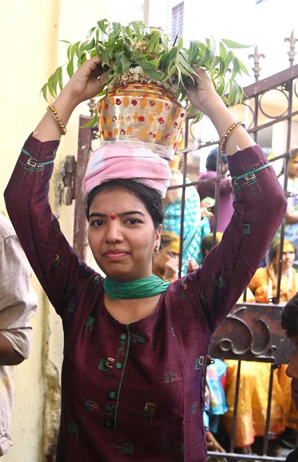 Balkampet-Yellamma-Kalyanotsavam-Hyderabad-_2012.jpg 12