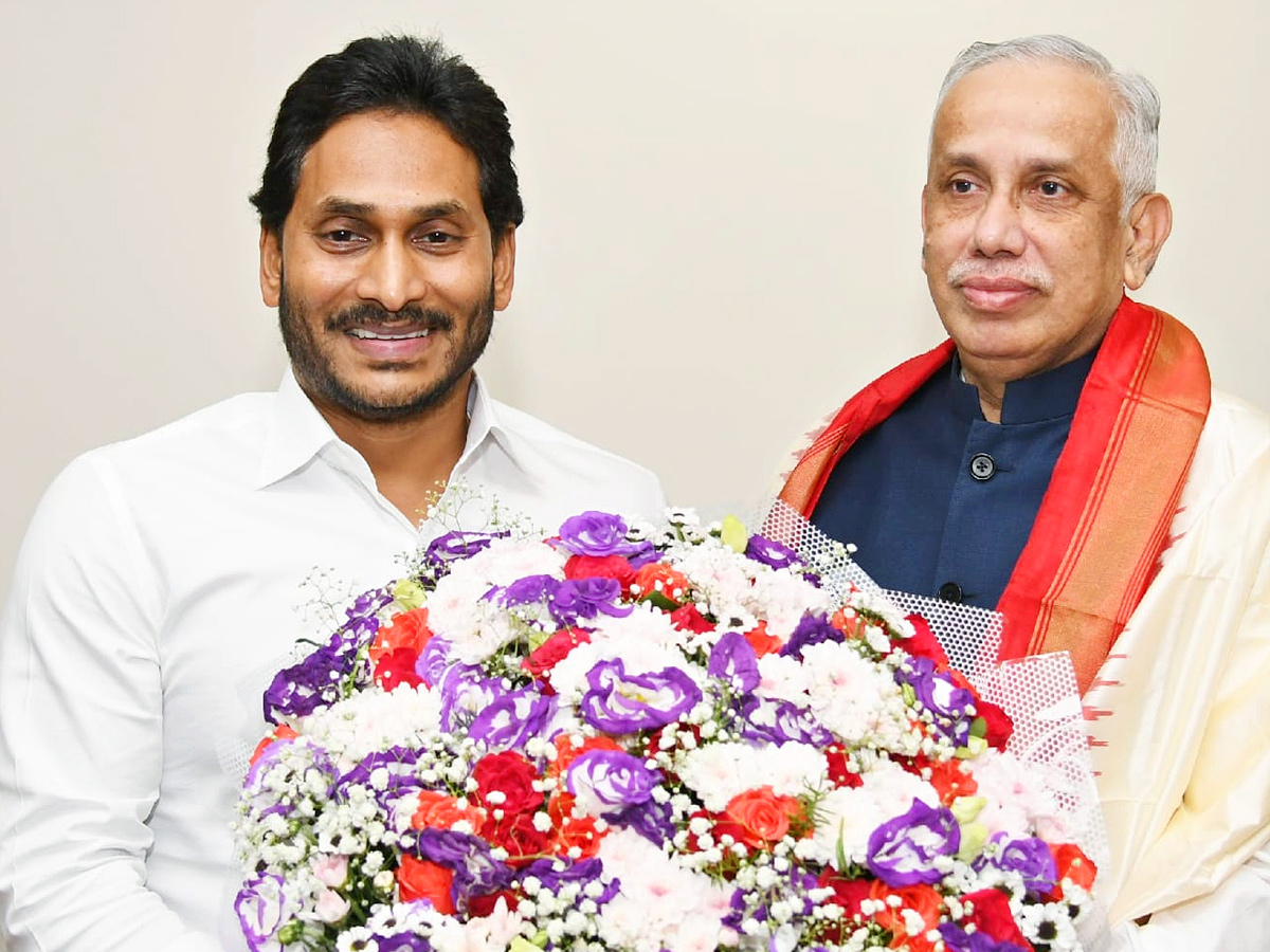CM_20Ys_20Jagan_20Meeting_20With_20AP_20Governor_20Photos_5.jpg 5