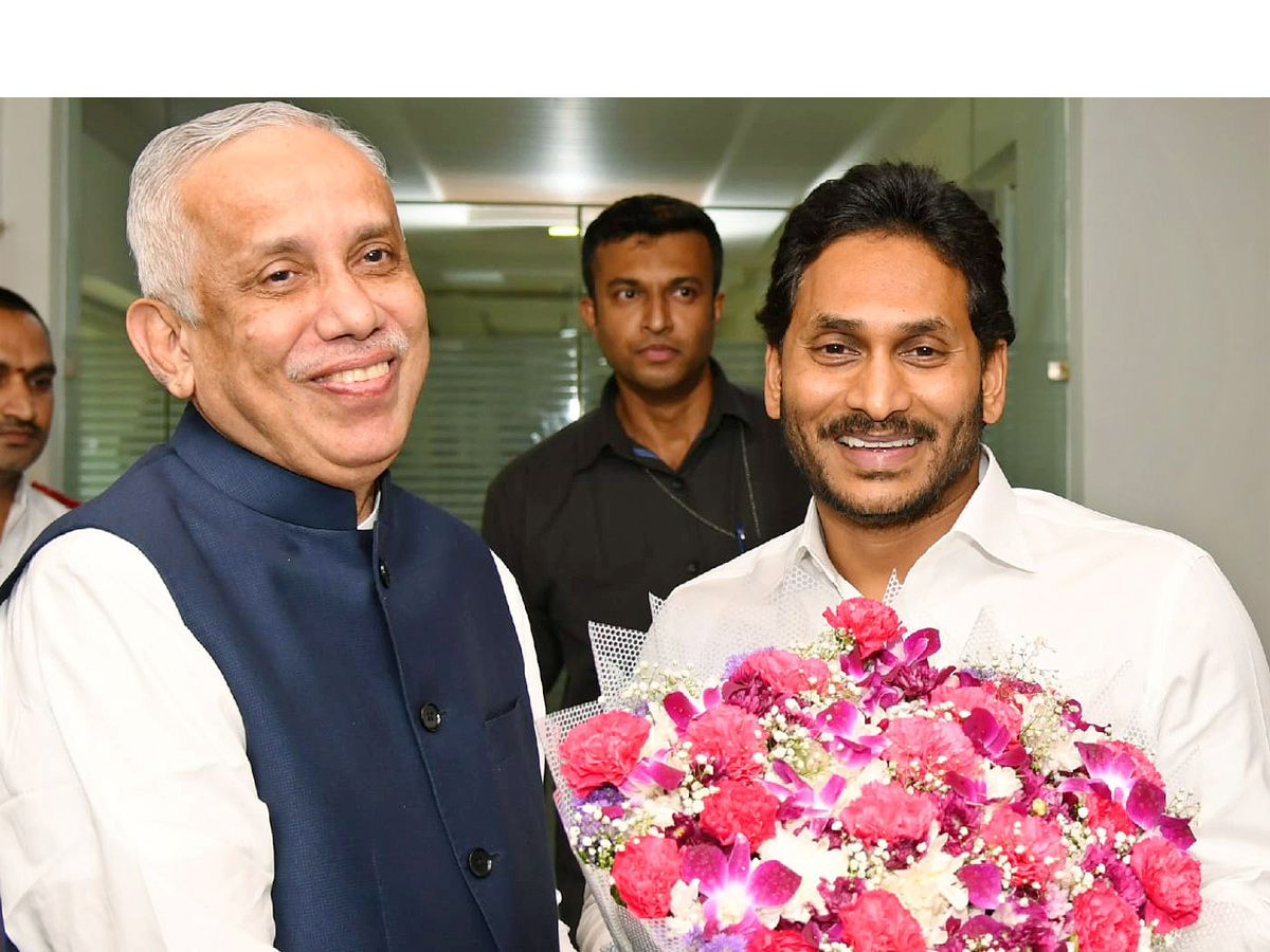 CM_20Ys_20Jagan_20Meeting_20With_20AP_20Governor_20Photos_9.jpg 1